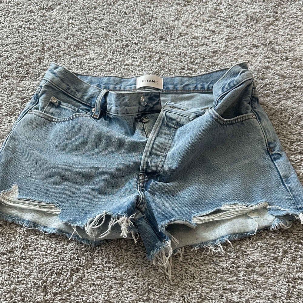Frame Denim Women's Distressed Blue Jean Shorts 3in inseam BRAND NEW NEVER WORN